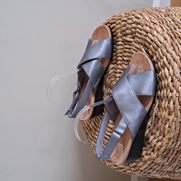 Vionic Womens McKenna Metallic Silver Sling Back 2.5" Wedge Sandals S-8‎ - Picture 1 of 8